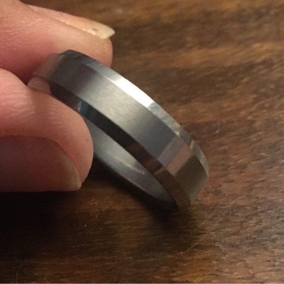 Mens wedding band - Picture 3 of 4